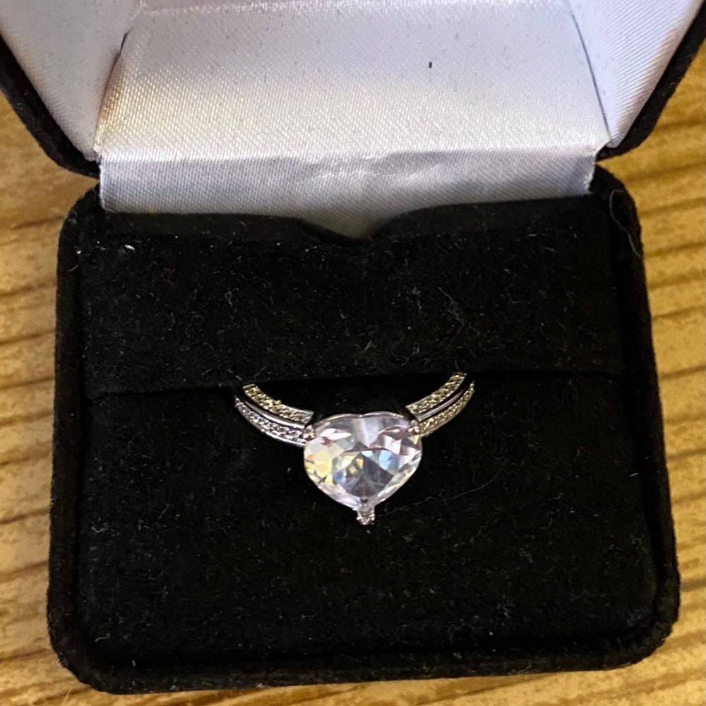 Sterling silver Heart Ring & Earring Set Size 9 - Picture 11 of 16